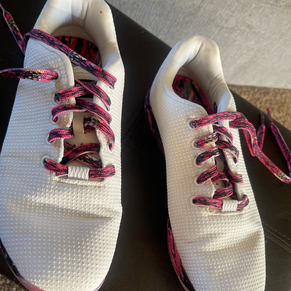 NoBull white CrossFit shoes with very little wear.